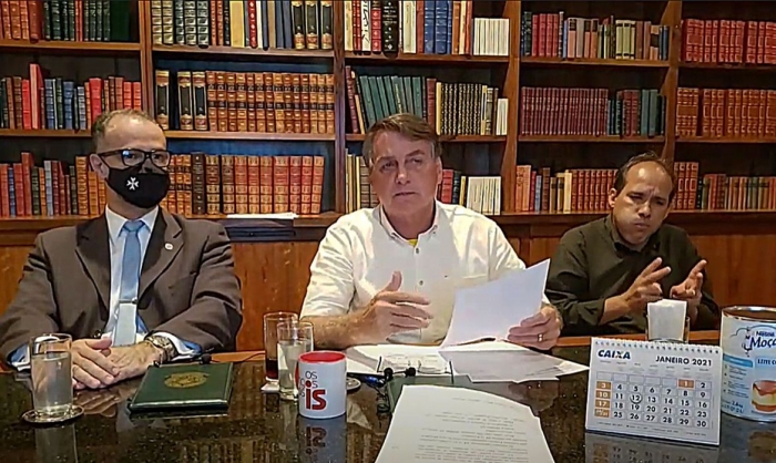 Bolsonaro convoca reunião para discutir preço dos combustíveis