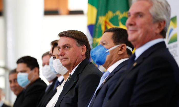 Governo negocia novo auxílio aos informais, afirma Bolsonaro